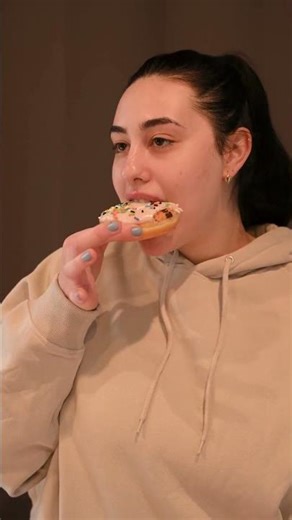 Emotional vs Physical Hunger #psychologyofeating #mindfuleating #healthyeatingtips