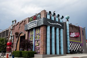 Chocofactory with confectionaries galore! (photos video) - ProtoThema English