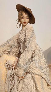 A little tour of my doll collection and shout-out to some of my favourite doll artists. I've been so lucky to trade with talented fellow doll creators over the years. Highlighted in the video are Hendra @hendrawmakeup , Tetiana @ct_dolls_designs , Paul Pham @numinadoll , Anthony @anthonyatelier , Sybarites by @superdoll_london Christine @latelierparisienofficial , Olga Kamenetska @oli.krolik of SugarBoneDolls. And I forgot to mention @juliagartung who made the gorgeous divan and my favourite sho