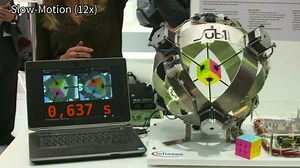 Rubikwürfel gelöst: 0,637 Sekunden - Im Video in normaler Geschwindigkeit und Zeitlupe