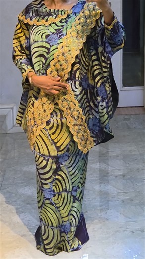 Made-To-Fit 𝐀𝐁𝐔𝐉𝐀 🇳🇬 | Timeless adire made in 2 pieces ....exquisite set is available for immediate purchase ......dm to order ......watsapp for prompt... | Instagram