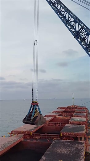 Giant Machine Working in the Middle of the Ocean! #coal #short