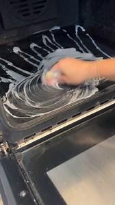ASMR oven scrub 💗🧼 #asmr #cleaning #motivation #fyp | Cleaning with T