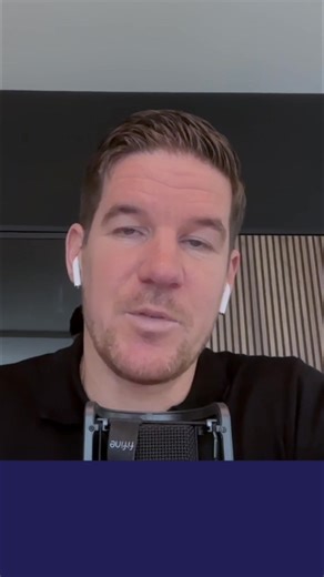 Reaching top speed again doesn’t mean an athlete is ready. Dr. Nick van der Horst explains why pelvic mechanics and sprint strategy matter just as much as velocity — and how tools like running analysis or the SMAS score reveal whether a player is truly safe to return. Catch the full episode for free on the Physiotutors App, Spotify, or Apple Podcasts. #Physiotutors #HamstringRehab #SprintPerformance #SportsPhysio #PelvicControl #InjuryPrevention #FootballRehab #ReturnToPlay | Physiotutors