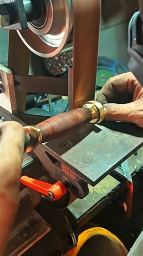Perfecting the Knife Handle Shape on the Grinder #Knifemaking #Bladesmithing #diy