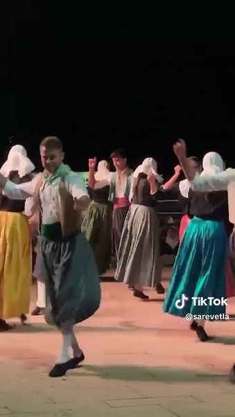 Boleros Mallorquins a Cala Bona: Cultura i Tradició