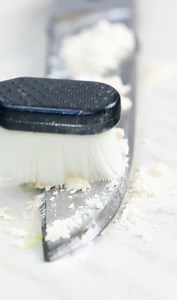 Transforming Rusty Scissors into a Mirror-Like Gleam! | 5-Minute Recycle