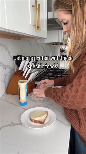 One of the most important things in your transformation journey is making sure you’re getting enough protein in each day! Unfortunately, that can be one of the hardest things for people as well! People are always asking me for more high-protein recipes and protein ideas so I’ve compiled an awesome list for you! 👉🏼DM me PROTEIN for a list of 25 fun and unique ways to get more protein in your diet! | Trainer Lindsey