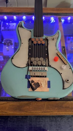 Duncan Price on Instagram: "Neck Plate Wobble Modulator (Acoustic)"