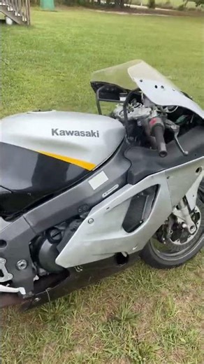 The zx7-r by far has the nastiest idle. #superbike #supersport #750cc #zx7r #yoshimura #kawasaki