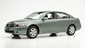 2005 Nissan Altima 4-door sedan