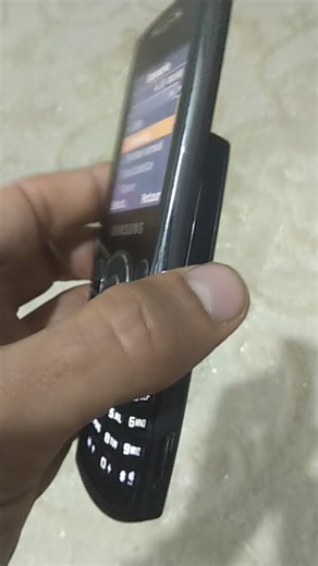 Samsung j700 Prix 2300 da Batterie 5/10 Livraison dispo 0674747124 #samsung #retro #téléphone #cellphone #nokia | retro cell phone BLM