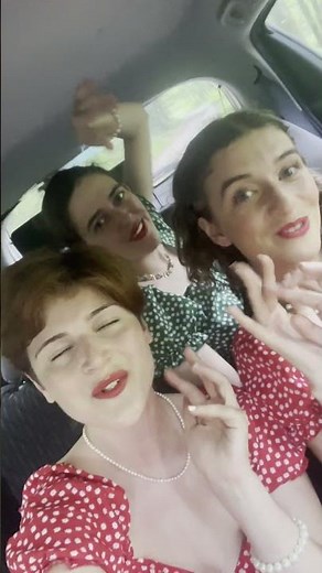Rum and Coca Cola - The Andrews Sisters by Les Marie-Claire #1940smusic #rumandcocacola