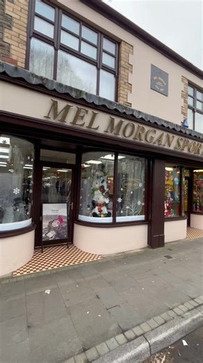 🚨 HUGE SALE ALERT 🚨 💥 ALL Women’s Gym Wear is NOW HALF PRICE! 💥 🖤 Leggings 🖤 Joggers 🖤 Hoodies 🖤 T-Shirts 🖤 Quarter Zips 🔥 Perfect for the gym, errands, or comfy everyday wear 🔥 Limited stock – once it’s gone, it’s gone! 📍 Pop into store and grab a bargain TODAY! 💬 Tag your gym bestie ❤️ Like & save this post so you don’t forget | Mel Morgan