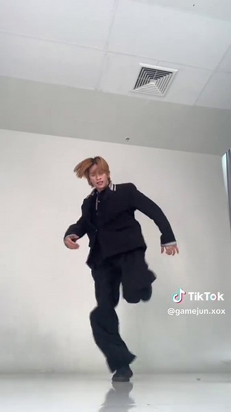 Call Me Baby by EXO - Dance Performance