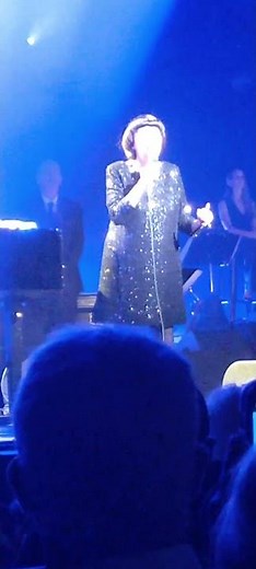 Mireille Mathieu en concert au Silo MARSEILLE