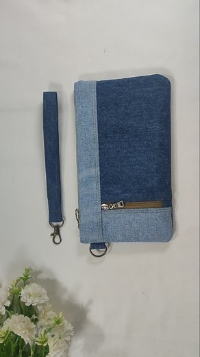 18K views · 274 reactions | ♻️ Upcycle Your Jeans! Make This Cute Denim Pouch with Zipper Pocket  #viral #upcycling #fbreels #crafts #craft #diyprojects #fbviral #diycrafts #handmade #diycraft #diy #sew #trending #handmadecrafts #fbpost #upcycle #patchwork | DIY Cheng | Facebook