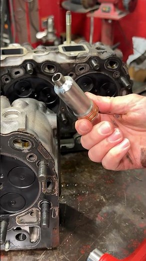 Tearing down a Duramax LB7, and looking at the problematic injector cups