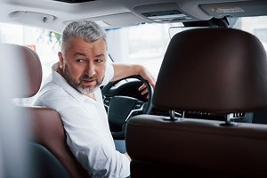 Perché la retromarcia non entra? Le possibili cause | Motori Magazine