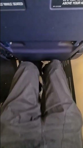 TRAVEL HACK: HOW TO GET EXTRA LEGROOM, ON A RYANAIR FLIGHT!