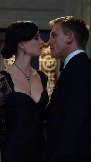 617K views · 6.2K reactions | The Vesper Martini. Once you’ve tasted it, it’s all you want to drink. #NationalMartiniDay #CasinoRoyale #JamesBond #DanielCraig | James Bond 007 | Facebook