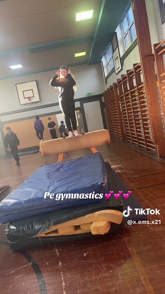 x.Ems.x (@x.ems.x21)’s video of gymnastics
