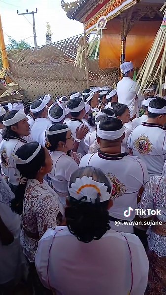 jro Mangku praje (@i.wayan.sujane)’s videos with suara asli - gatragianyar