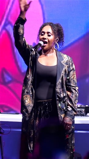 The Queen: Paulini at Hot Dub on the Harbour 2024. Can't wait for this year!!! So many surprises for you..... 😃💙 | Hot Dub Time Machine