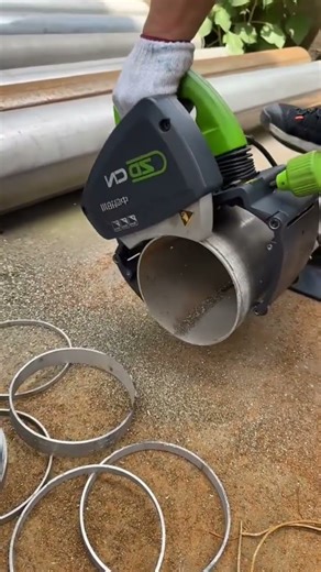 Angle Grinder vs. Pipe Cutter: Efficiency Comparison