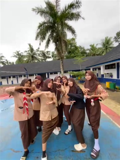 _rr4inboww (@culyunzz)’s videos with MELODI GANGSTER - Nefsaa Kiky