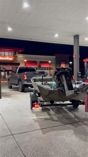 Frog catching rigs #trucks #froggigging #florida #hunting