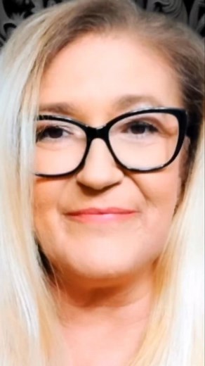 Mic test! Which one sounds better? One, two, or three? Let me know in the comments below! #halowreaths #mictest #mictesting | Halo Wreaths | Facebook