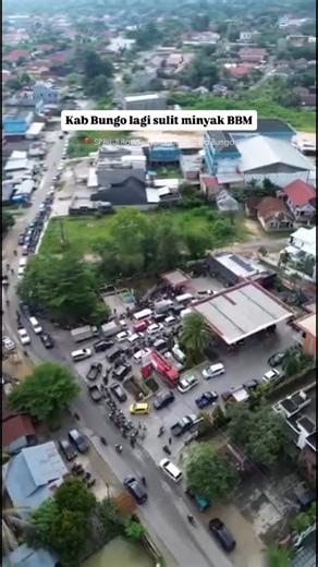 SEPUTAR JAMBI on Instagram: "Warga Bungo: “Lebih mudah nyari mas dari pada nyari BBM” #infojambi #seputarjambi"