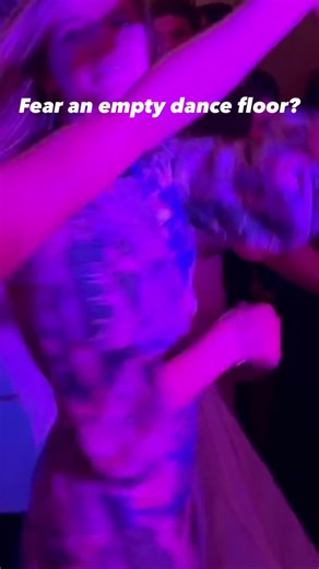 Most brides know the music will be decent… They worry about whether people will actually get up and dance. Anyone can play songs. Not everyone can engineer a packed dance floor. And yes — the band matters. But so do the details most couples overlook: ⸻ 1️⃣ Timeline Open the dance floor right after the formalities to keep momentum. Long gaps between dinner and dancing = lost energy. 2️⃣ Layout The bar belongs in the same room as the dance floor. Seat your “party people” up front. Keep décor from 