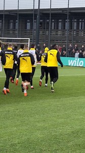 14K views · 193 reactions | Der schnellste Mann der Welt ist da. Usain Bolt trainiert beim BVB. Oder wie böse Zungen behaupten: Endlich darf Peter Stöger mal einen richtigen Star trainieren.  | SPOX.com Österreich | Facebook