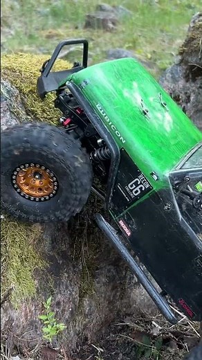 INJORA Cling On grips up and takes the Axial SCX10 G6 Recon to the skies! #axialrc #axialracing