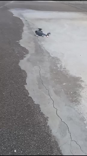 This miniature rc helicopter remains stationary (hovering) in flight by itself Eachine e120