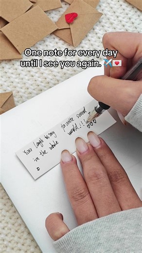 Send your love in a box.#romanticwedding #longdistancerelationship #memories #newyearnewme #love