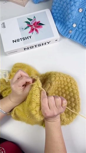 The knitting method of puff flowers泡芙花的编织方法