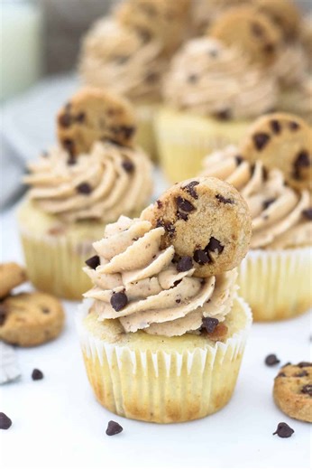 Comment CUPCAKE and I'll send you this recipe. 🍪🧁 Drooling over these Chocolate Chip Cookie Cupcakes, this recipe is very easy to make! These cupcakes start with a homemade vanilla cupcake with crushed chocolate chip cookies mixed in. | Beyond Frosting