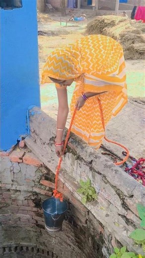 🪣🪣💦💦पानी भरे गईली 💦💦 पक्का भाई नरवा 🕳️🕳️🕳️ गिर गए नाक के नथुनिया चटकदार झूमर 🪣🪣🪣 💦 वायरल वीडियो