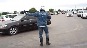 𝗕𝗣𝗦 𝗘𝗡𝗦𝗨𝗥𝗘𝗦 𝗦𝗔𝗙𝗘𝗧𝗬 𝗔𝗧 𝗠𝗘𝗧𝗦𝗜𝗠𝗢𝗧𝗟𝗛𝗔𝗕𝗘 𝗥𝗜𝗩𝗘𝗥 | Botswana Police Service