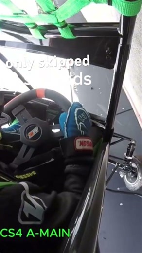 I only skipped 10 seconds #racing #quatarmidgets #crash