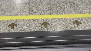 广州地铁APM线车门关门