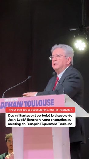 Des militantes ont perturbé le discours de Jean-Luc Mélenchon, venu en soutien au meeting de François Piquemal à Toulouse. L’action a été revendiquée à posteriori par le collectif Némésis. | La Dépêche du Midi