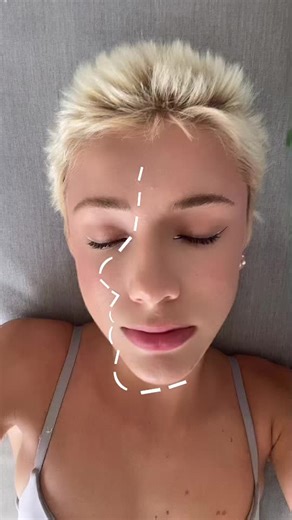 Understanding the Meaning Behind Kisses in Emojis