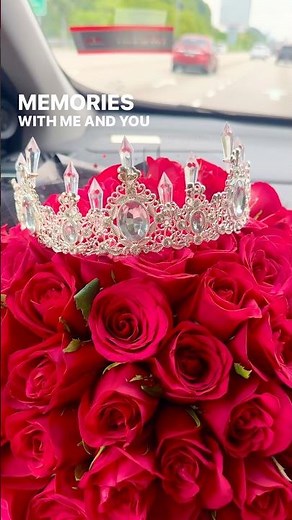 Flower Delivery - 50 stalks Red Roses with Crown Bouquet delivery 🌹