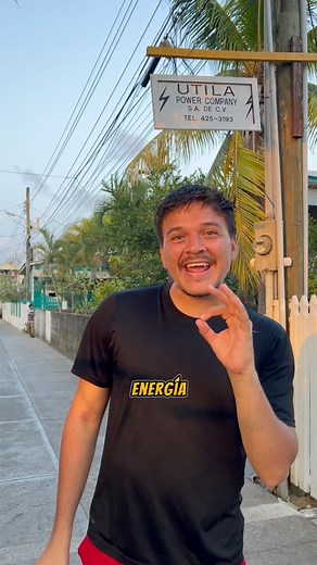 685K views · 20K reactions | Así funciona el sistema eléctrico en Utila, Honduras ⚡️ #utila #honduras #seoane #travel #vlog #tips #parati #consejos #viral | De Viaje con Seoane | Facebook