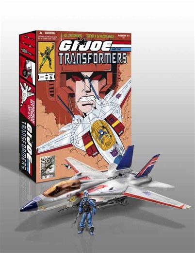 SDCC 2011 Starscream Skystriker with Cobra Commader Video Review