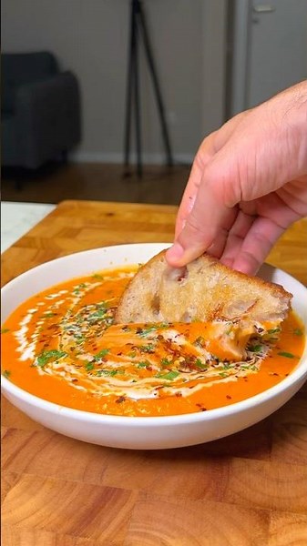 Delicious Roasted Sweet Potato & Carrot Soup with Coconut Milk | Vegan Recipe